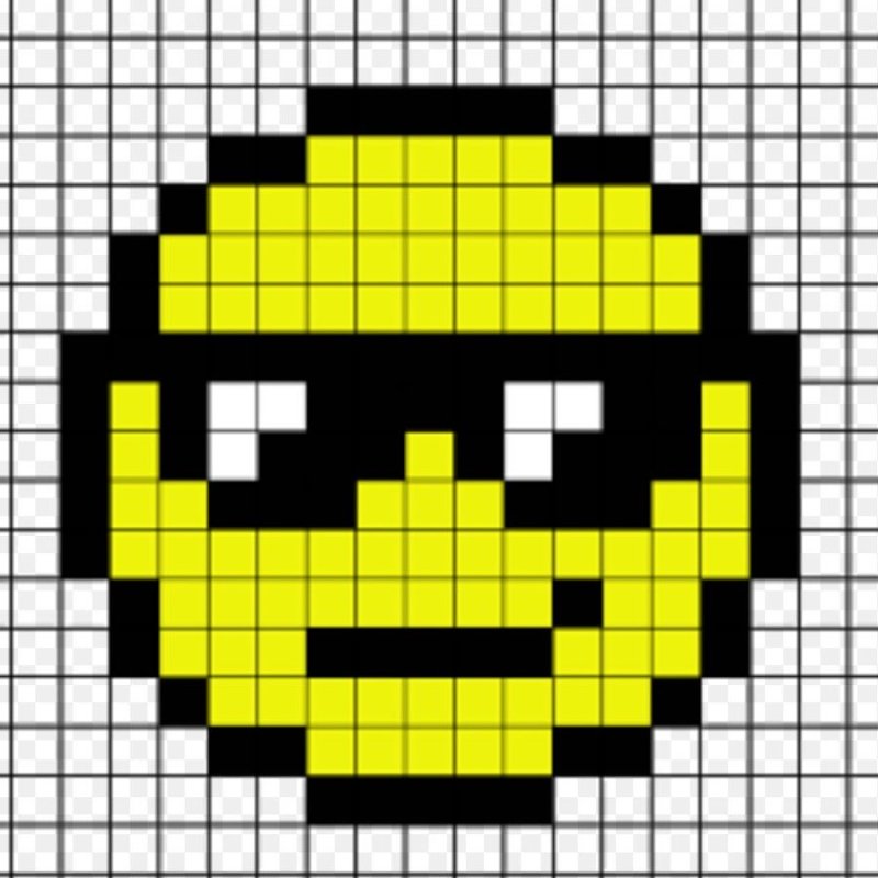 Пиксельное лицо на желтом фоне