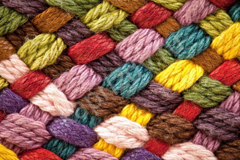 Разноцветная пряжа для вязания