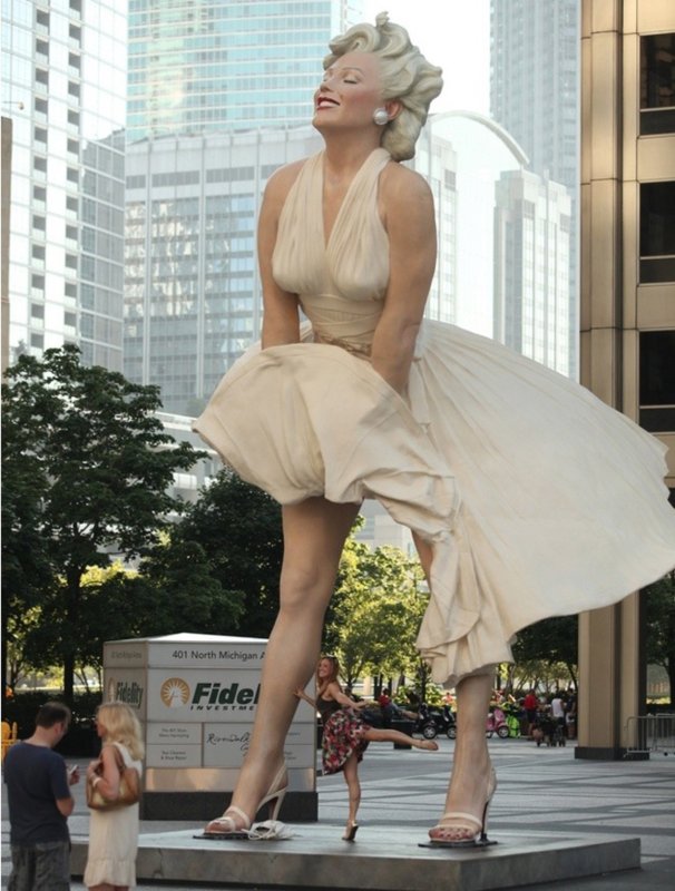 Статуя Мэрилин Монро в Нью Йорке